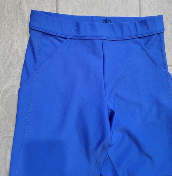 ALO Yoga • High-Waist Airlift 4 Pocket Utility Legging in Alo Blue, Size: M - Picture 5 of 9